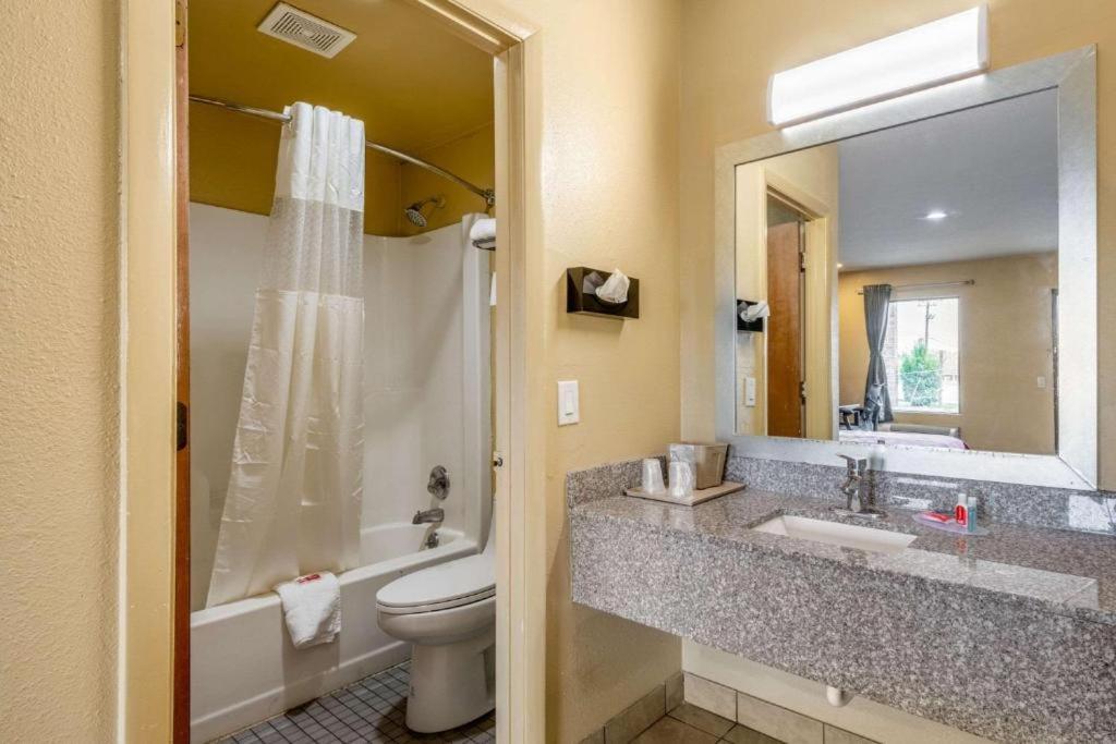 ספרטנבורג Southern Inn And Suites מראה חיצוני תמונה