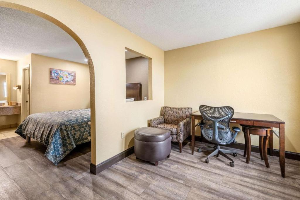 ספרטנבורג Southern Inn And Suites מראה חיצוני תמונה